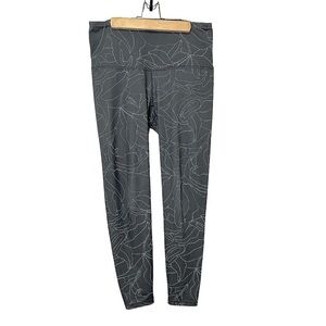 prAna Yoga Crop Capri Leggings. Size Medium